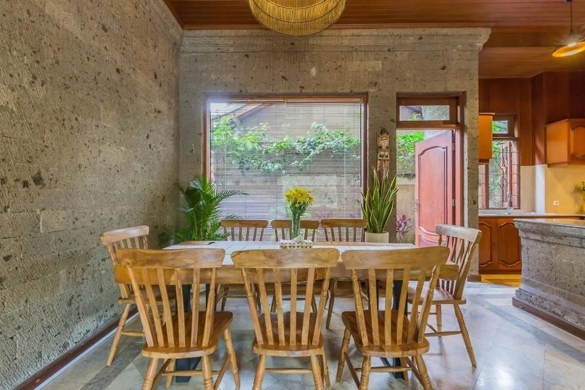 Castila Saraswati - Tranquil 4Br Villa In Kayu Aya Seminyak