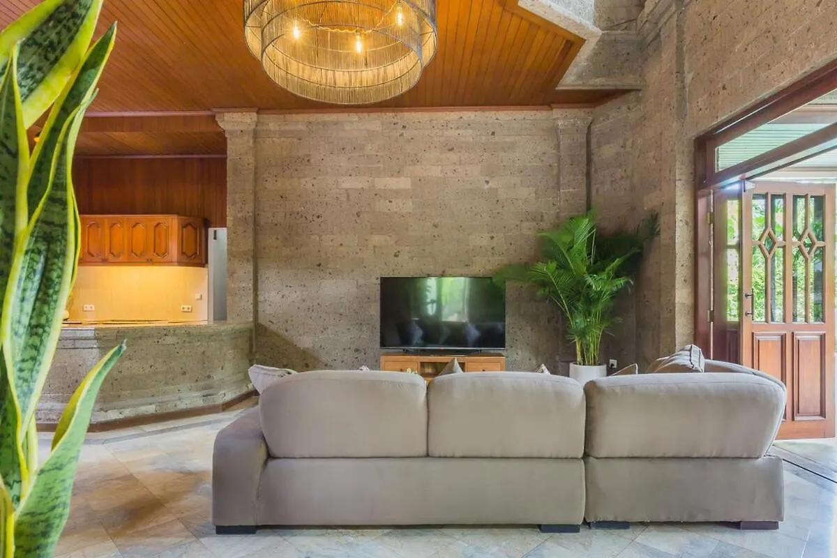 Castila Saraswati - Tranquil 4Br Villa In Kayu Aya Seminyak  0*, Seminyak (Bali)