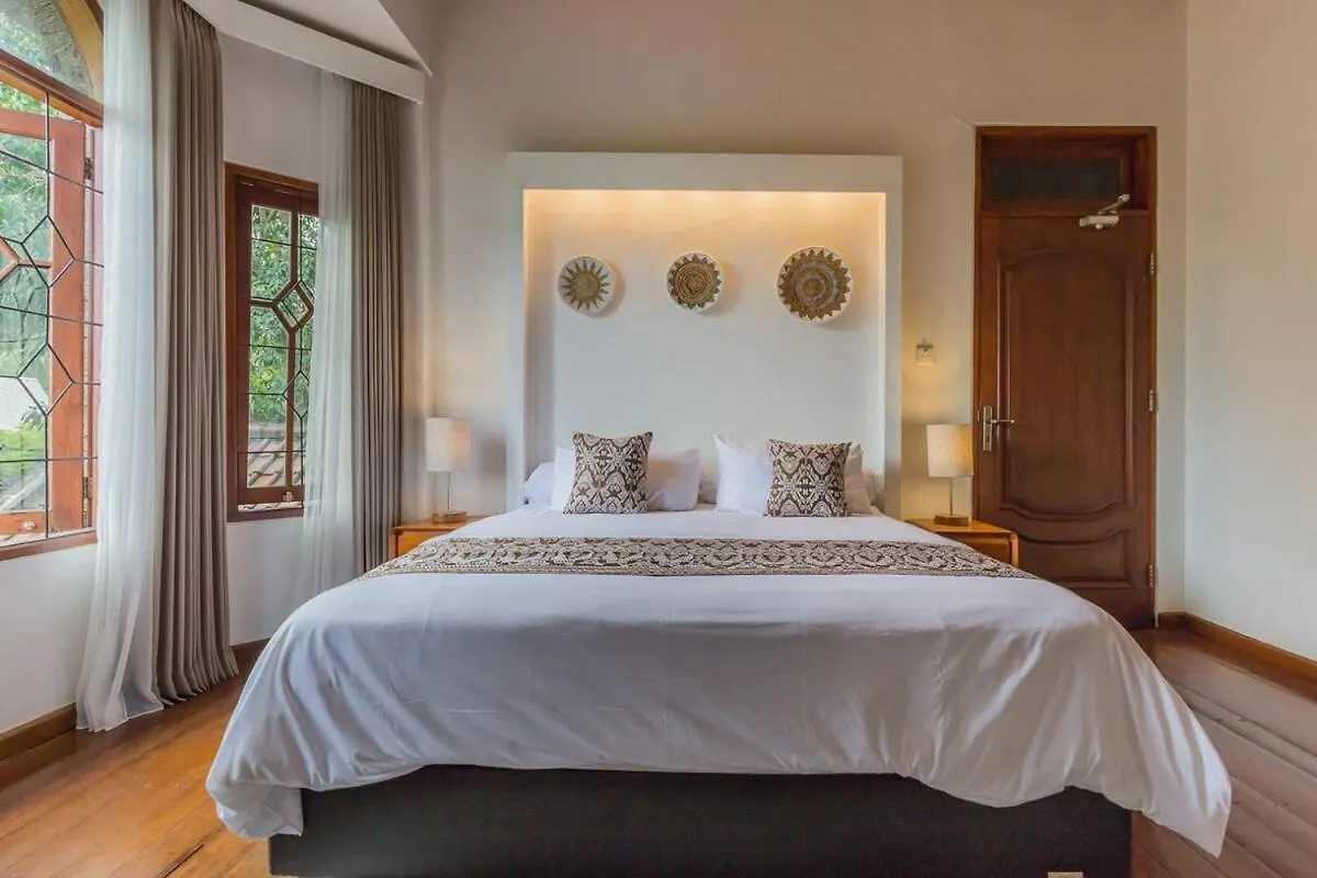Castila Saraswati - Tranquil 4Br Villa In Kayu Aya Seminyak