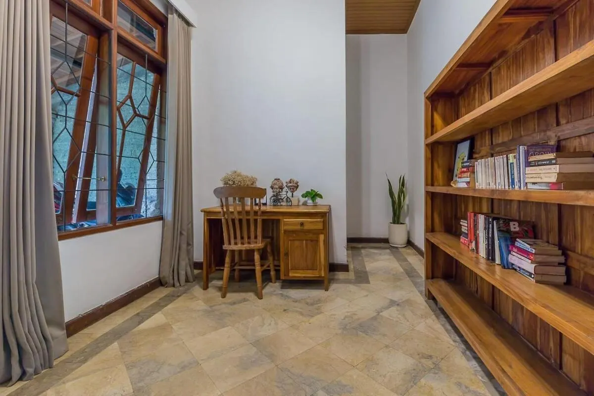 Castila Saraswati - Tranquil 4Br Villa In Kayu Aya Seminyak