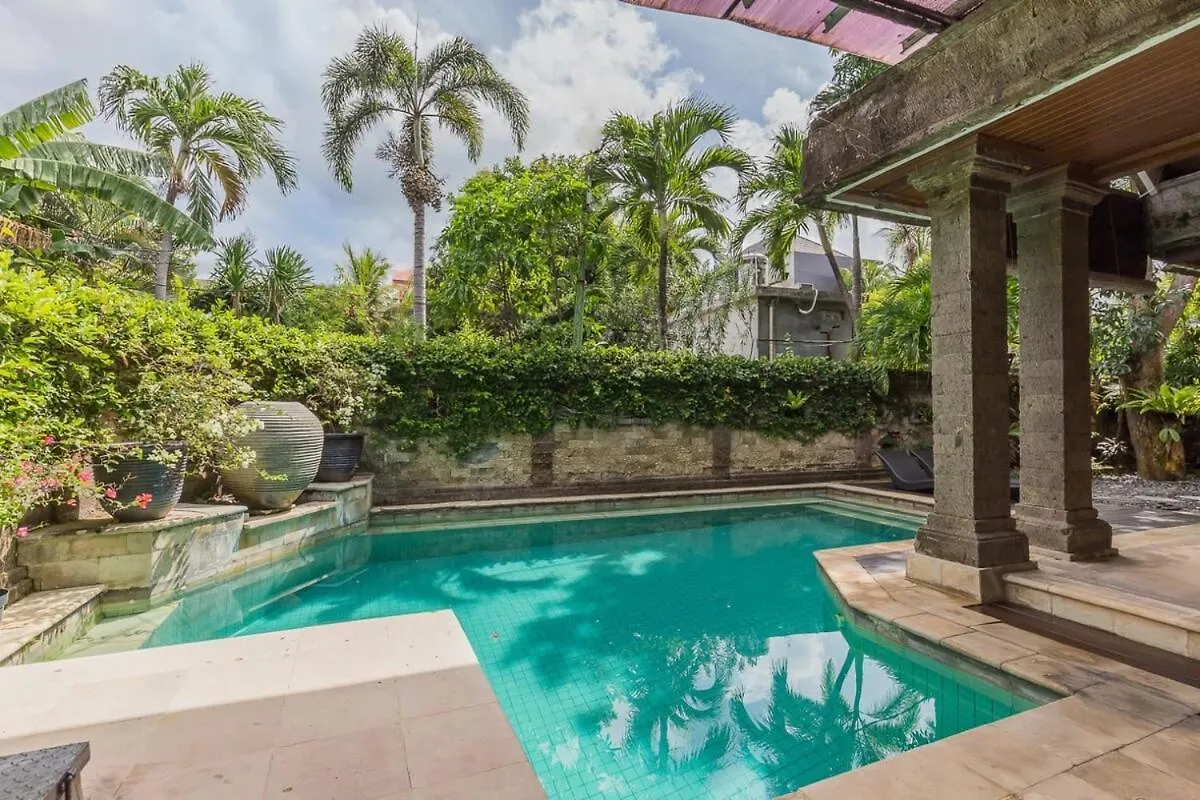 Castila Saraswati - Tranquil 4Br Villa In Kayu Aya Seminyak